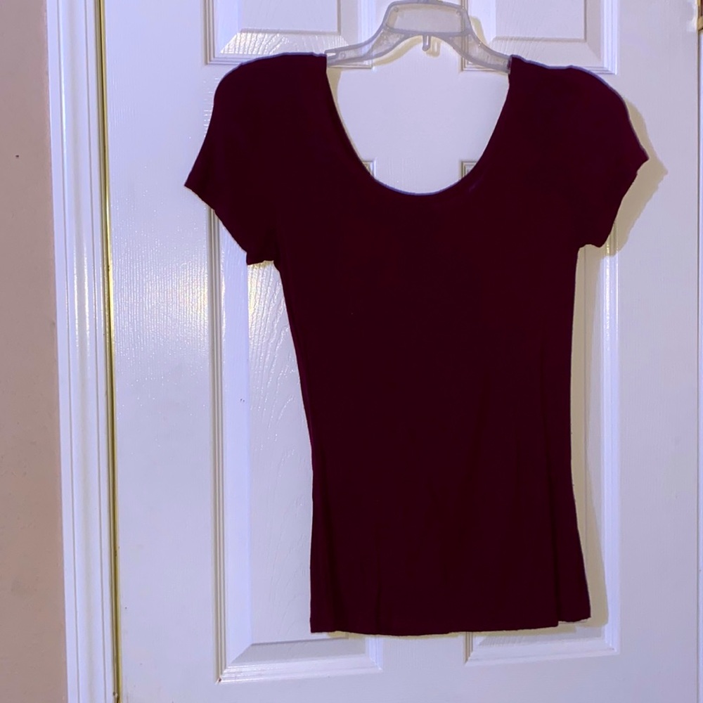 Maroon American Dream shirt sleeve tee.